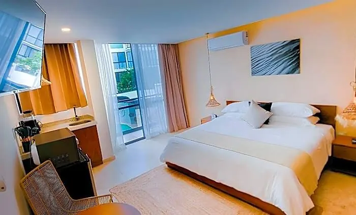 Hotel The Waves